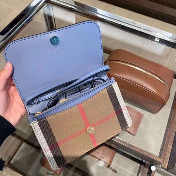 NWT Burberry Grained Calfskin House check Tartan Mix Hampshire WOC - Picture 6 of 7